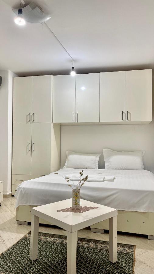 Brilant Studio Apartment City Center تيرانا المظهر الخارجي الصورة
